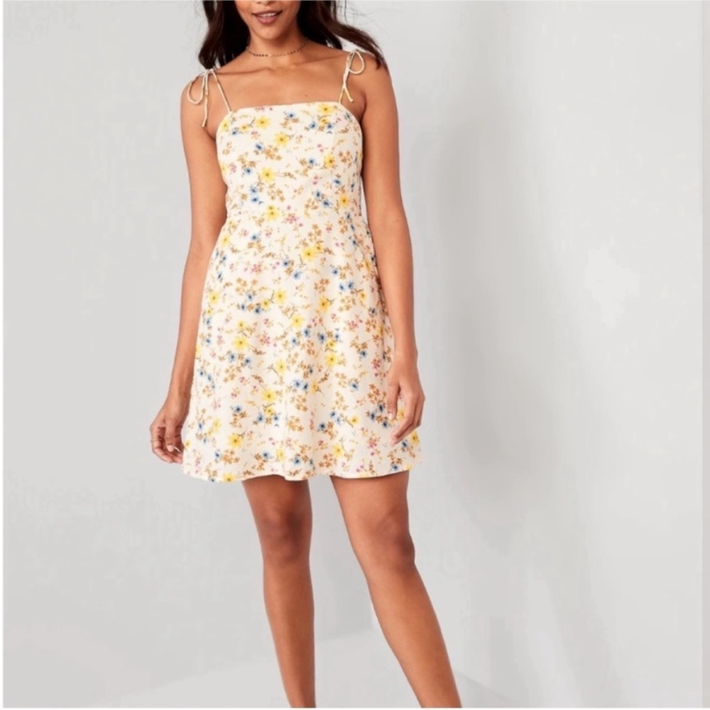 Super cute old navy NWT dress